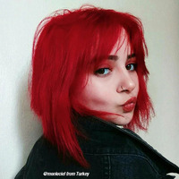 Manic Panic - Pillarbox Red Classic Cream